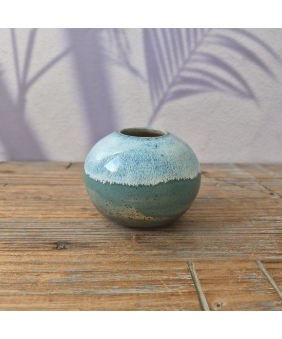 Round vase